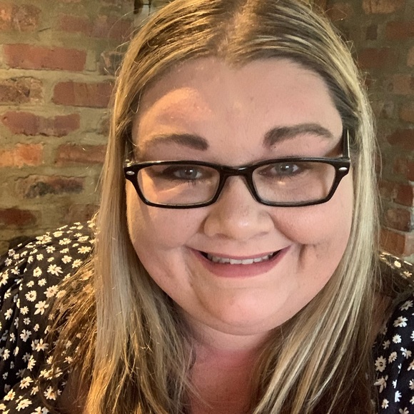 Meet your Posher, Joanne - Picture 1 of 1